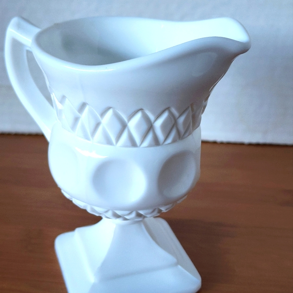 Milkglass sm. Pitcher